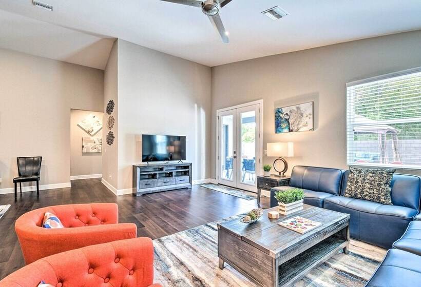 Modern Phoenix Home W/ Covered Patio + Grill!
