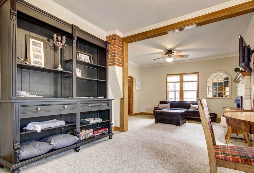 Monument Retreat   Walk To Local Dining & Shopping