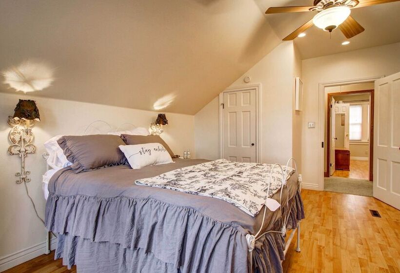 Monument Retreat   Walk To Local Dining & Shopping