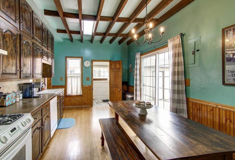 Monument Retreat   Walk To Local Dining & Shopping