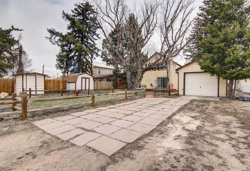 Monument Retreat   Walk To Local Dining & Shopping