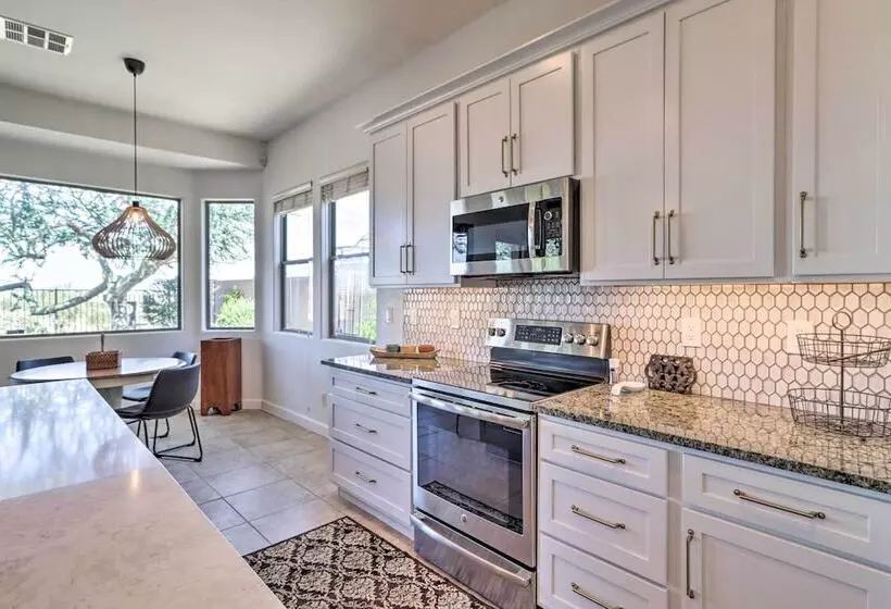 Mtn View Arizona Escape: Patio + Pool Access!