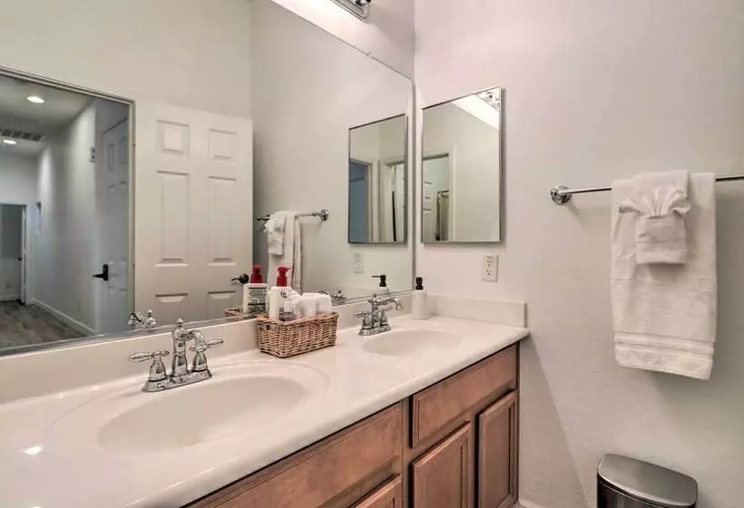 Mtn View Arizona Escape: Patio + Pool Access!