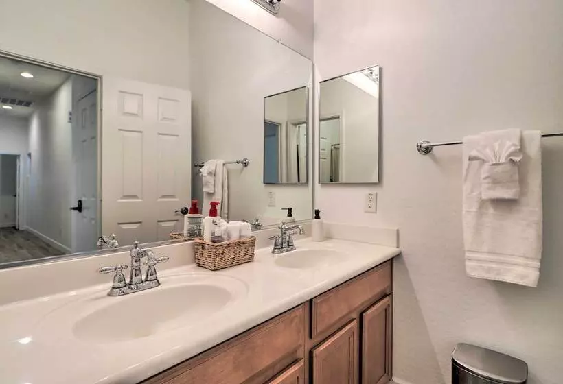 Mtn View Arizona Escape: Patio + Pool Access!