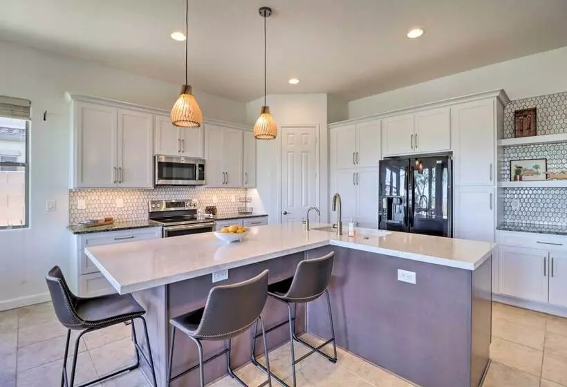 Mtn View Arizona Escape: Patio + Pool Access!