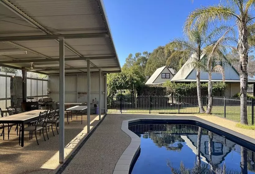Murray River Spa Retreat