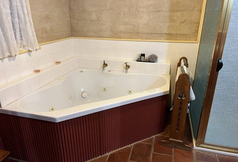 Murray River Spa Retreat