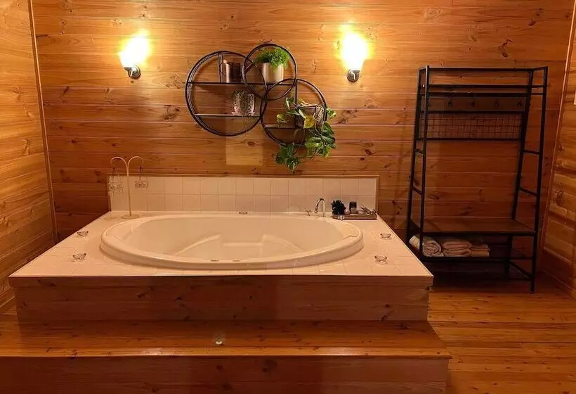 Murray River Spa Retreat