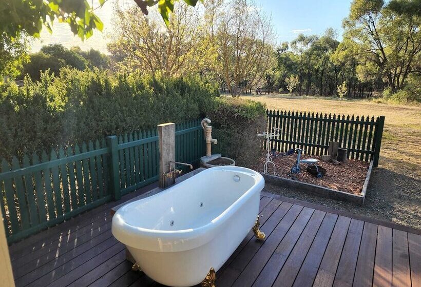 Murray River Spa Retreat