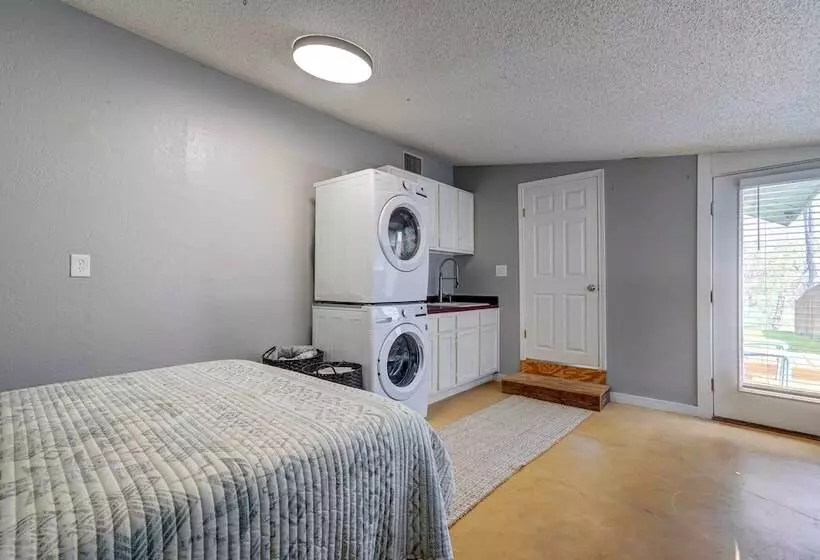 New Braunfels Retreat: Relax At  The Hideout