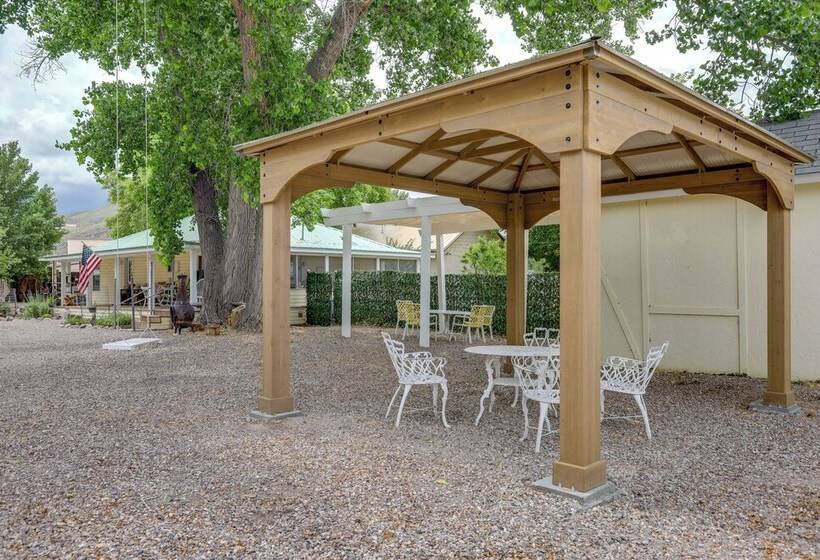 Outdoorsy Caliente Retreat W/ Screened Porch