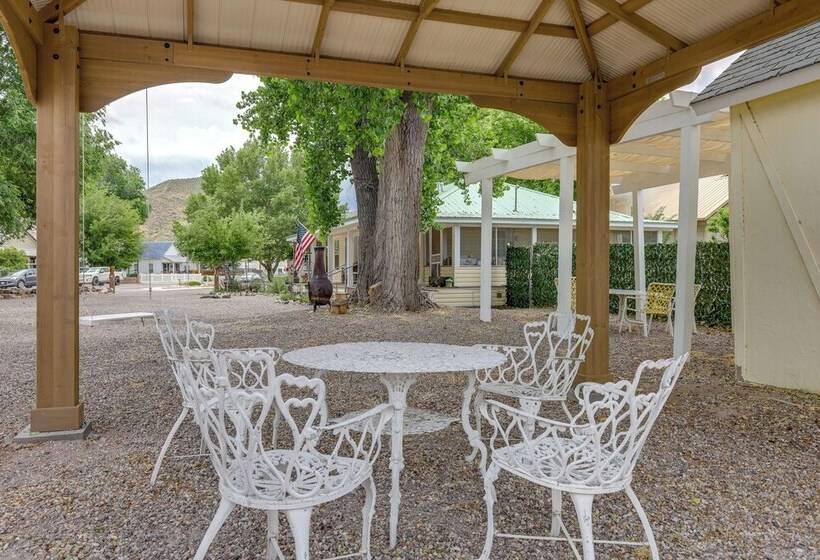 Outdoorsy Caliente Retreat W/ Screened Porch