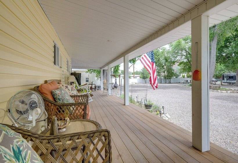 Outdoorsy Caliente Retreat W/ Screened Porch