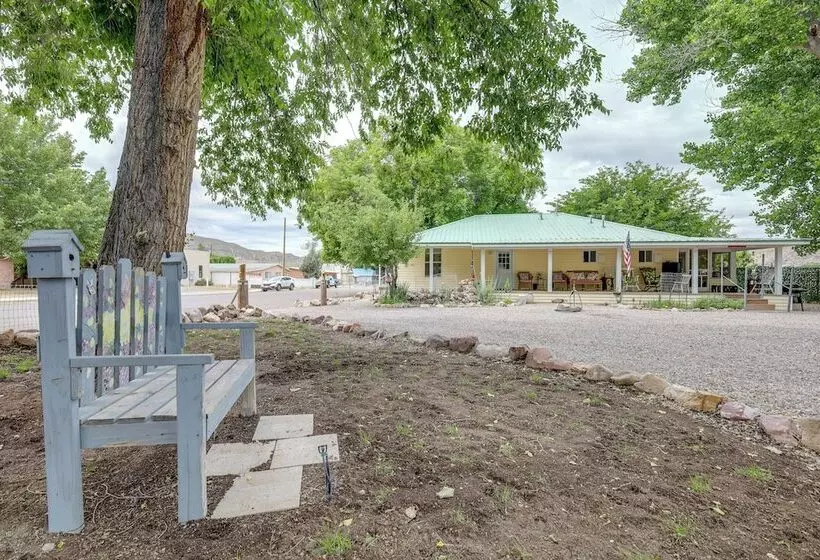 Outdoorsy Caliente Retreat W/ Screened Porch
