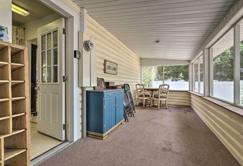 Outdoorsy Caliente Retreat W/ Screened Porch