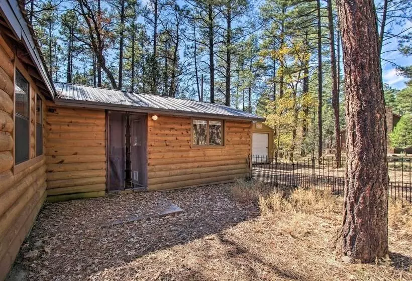Deck & Grill: Pet Friendly Lakeside Cabin