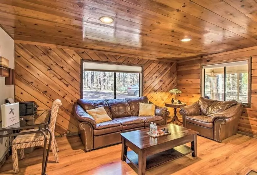 Deck & Grill: Pet Friendly Lakeside Cabin