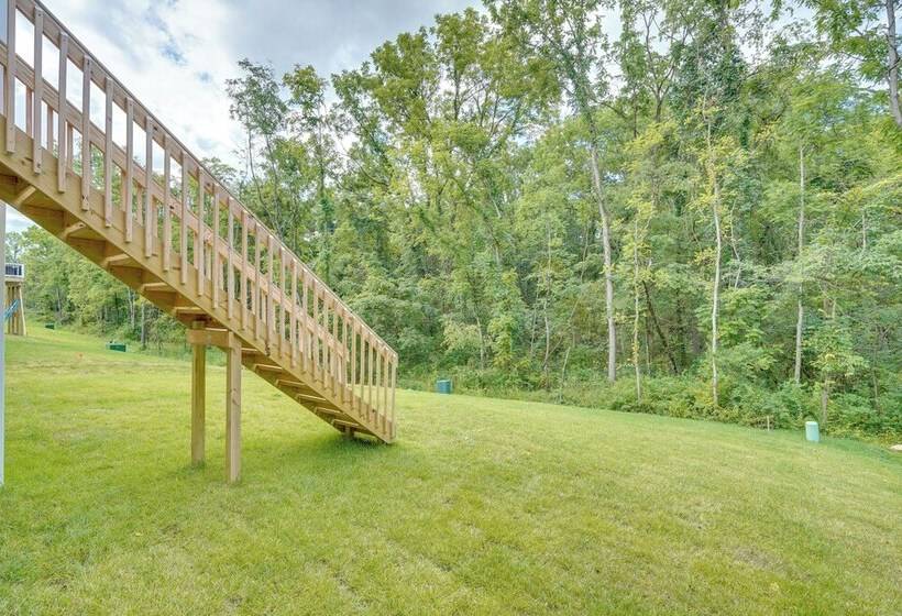 25 Mi To Columbus: Pet Friendly Family Home!