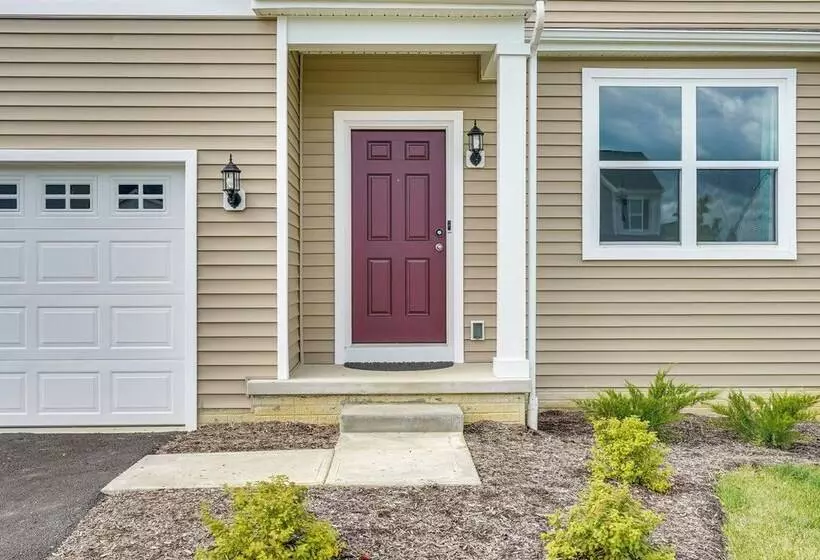 25 Mi To Columbus: Pet Friendly Family Home!