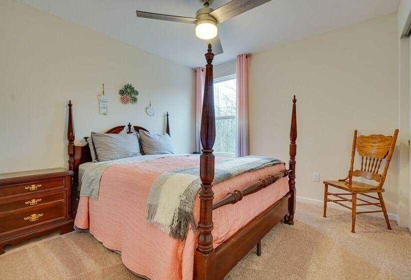 25 Mi To Columbus: Pet Friendly Family Home!