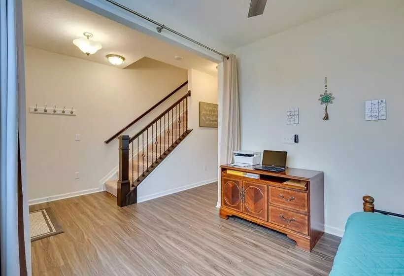 25 Mi To Columbus: Pet Friendly Family Home!