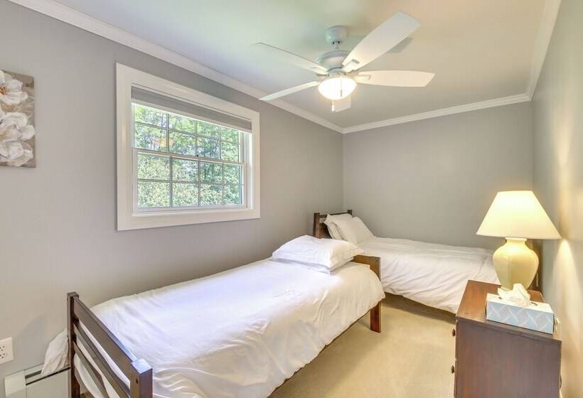 Readfield Retreat W/ Lake Maranacook Views!