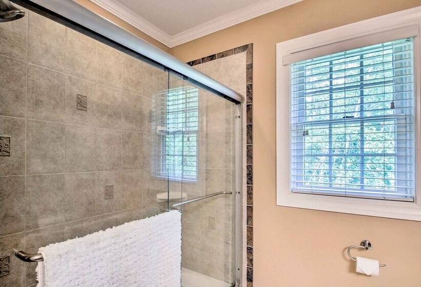 Readfield Retreat W/ Lake Maranacook Views!