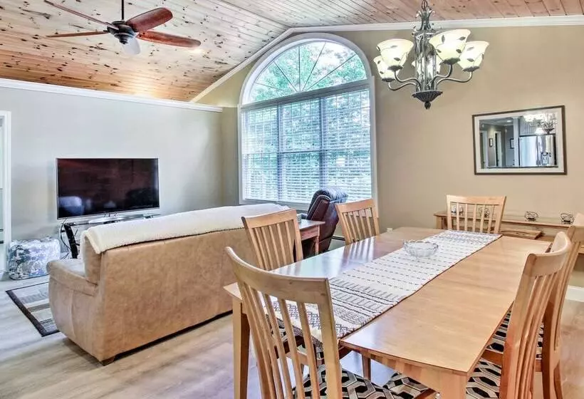 Readfield Retreat W/ Lake Maranacook Views!