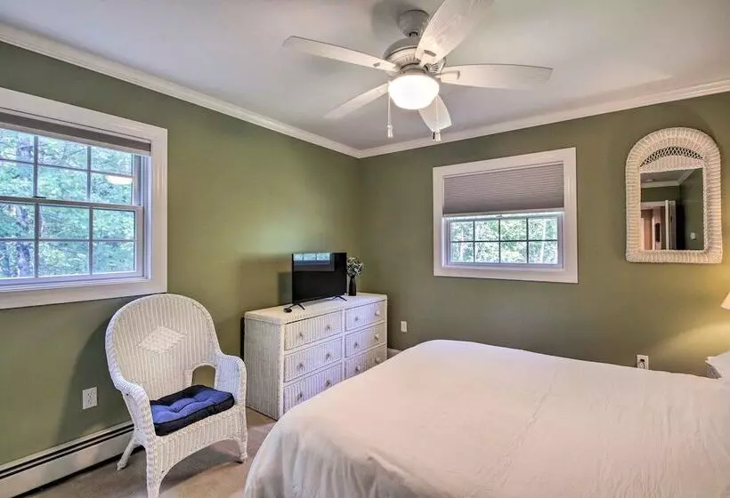 Readfield Retreat W/ Lake Maranacook Views!