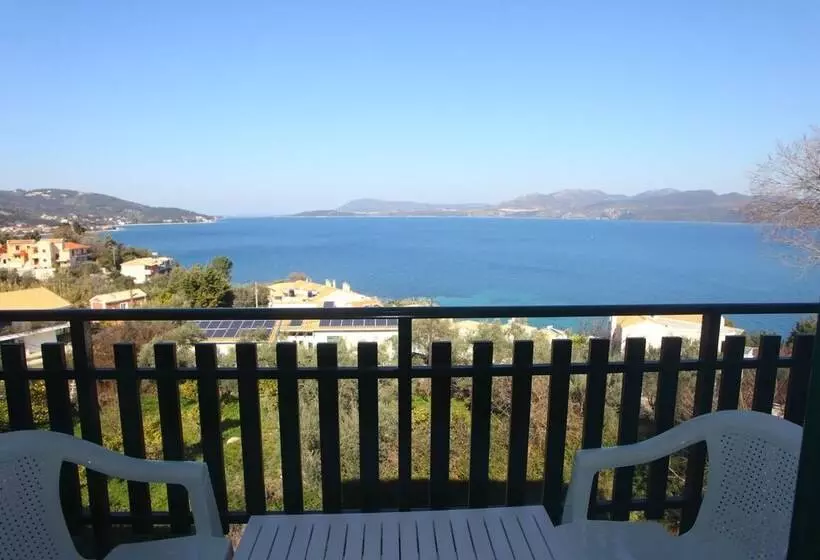 Residenssi Impeccable 4 Bed House In Nikiana