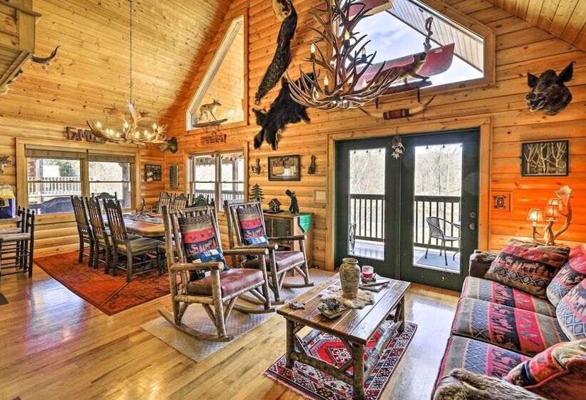 River Dream Cabin  On New River W/ Deck, Fire Pit