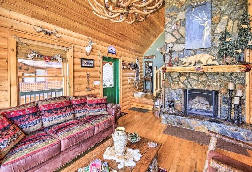 River Dream Cabin  On New River W/ Deck, Fire Pit