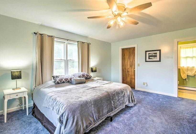 Secluded Mountainside Home ~ 13 Mi To Skiing!