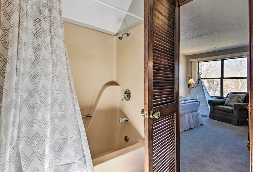 Furnished Deck + Mtn Views: Burnsville Cabin!