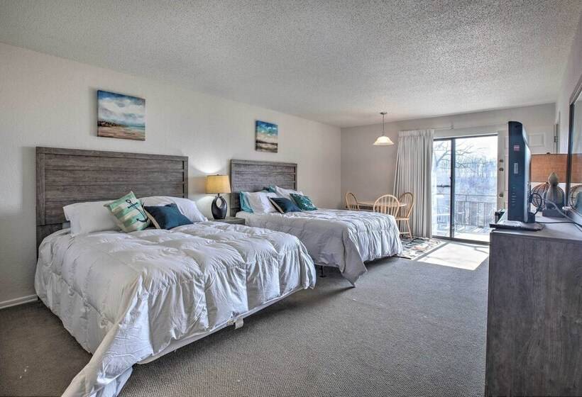 Resort Perks: Spacious Lake Of The Ozarks Home