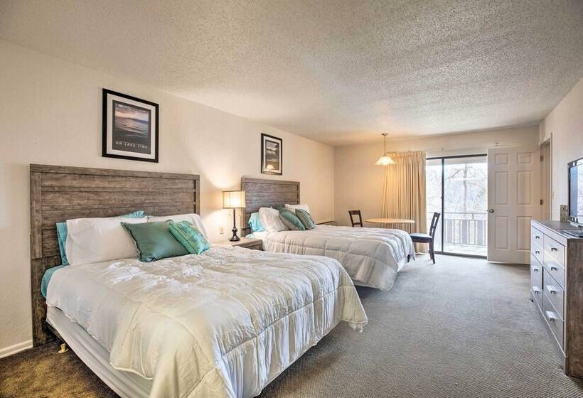 Resort Perks: Spacious Lake Of The Ozarks Home