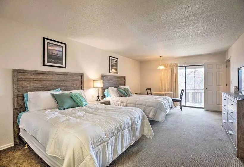 Resort Perks: Spacious Lake Of The Ozarks Home