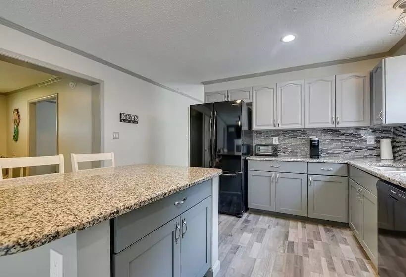 Group Friendly Myrtle Beach House W/ Deck