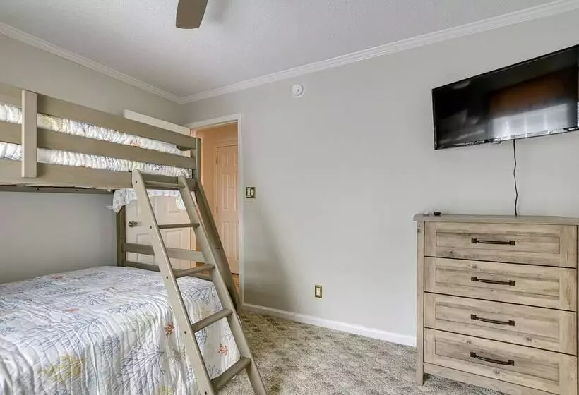 Group Friendly Myrtle Beach House W/ Deck