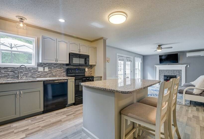 Group Friendly Myrtle Beach House W/ Deck