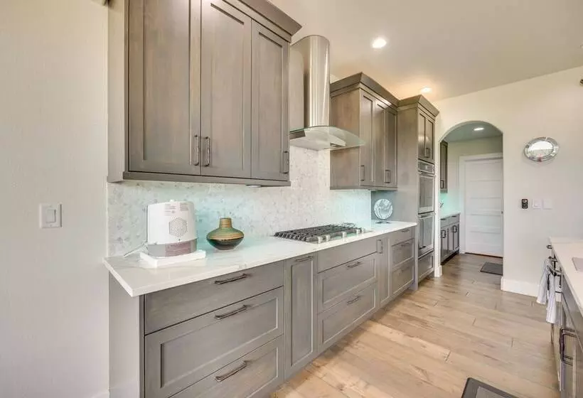 Spacious Southern Colorado Home W/ Mountain Views