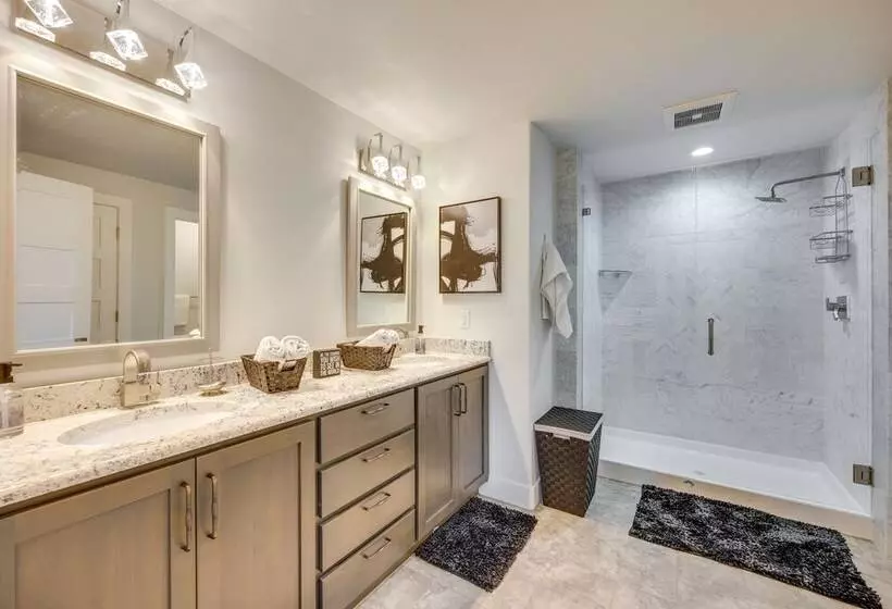 Spacious Southern Colorado Home W/ Mountain Views