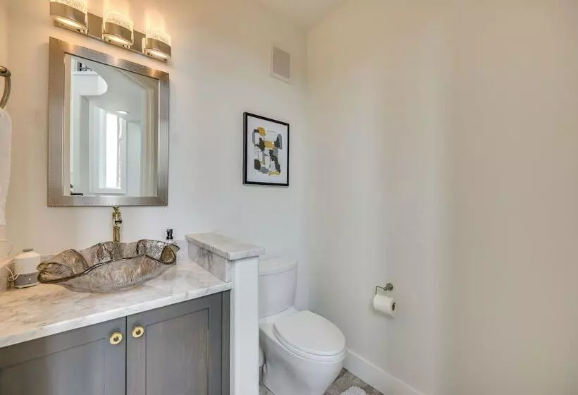 Spacious Southern Colorado Home W/ Mountain Views