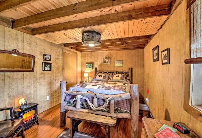 The Bovard Lodge  Rustic Cabin Near Ohio River!