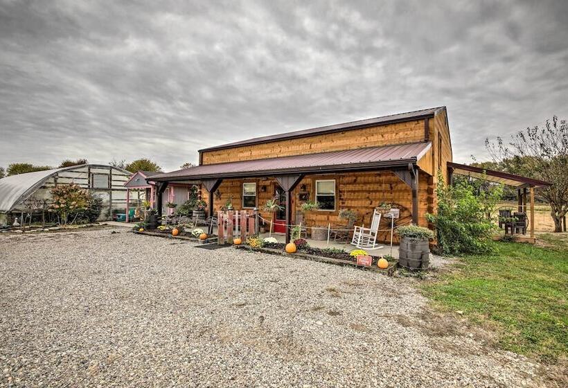 The Bovard Lodge  Rustic Cabin Near Ohio River!