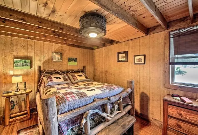 The Bovard Lodge  Rustic Cabin Near Ohio River!