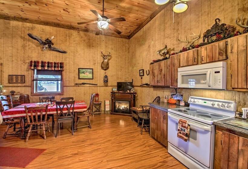 The Bovard Lodge  Rustic Cabin Near Ohio River!