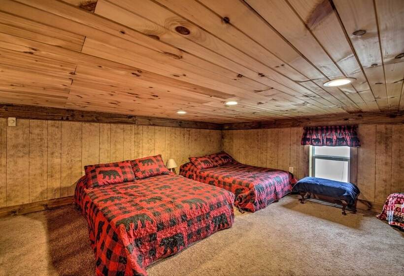 The Bovard Lodge  Rustic Cabin Near Ohio River!