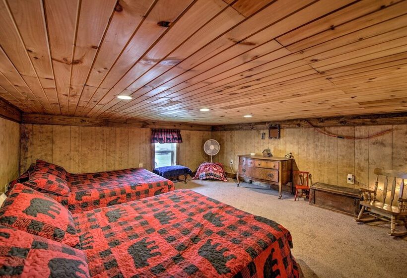 The Bovard Lodge  Rustic Cabin Near Ohio River!