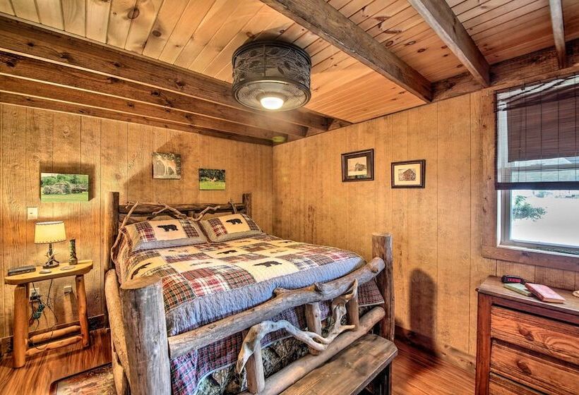 The Bovard Lodge  Rustic Cabin Near Ohio River!